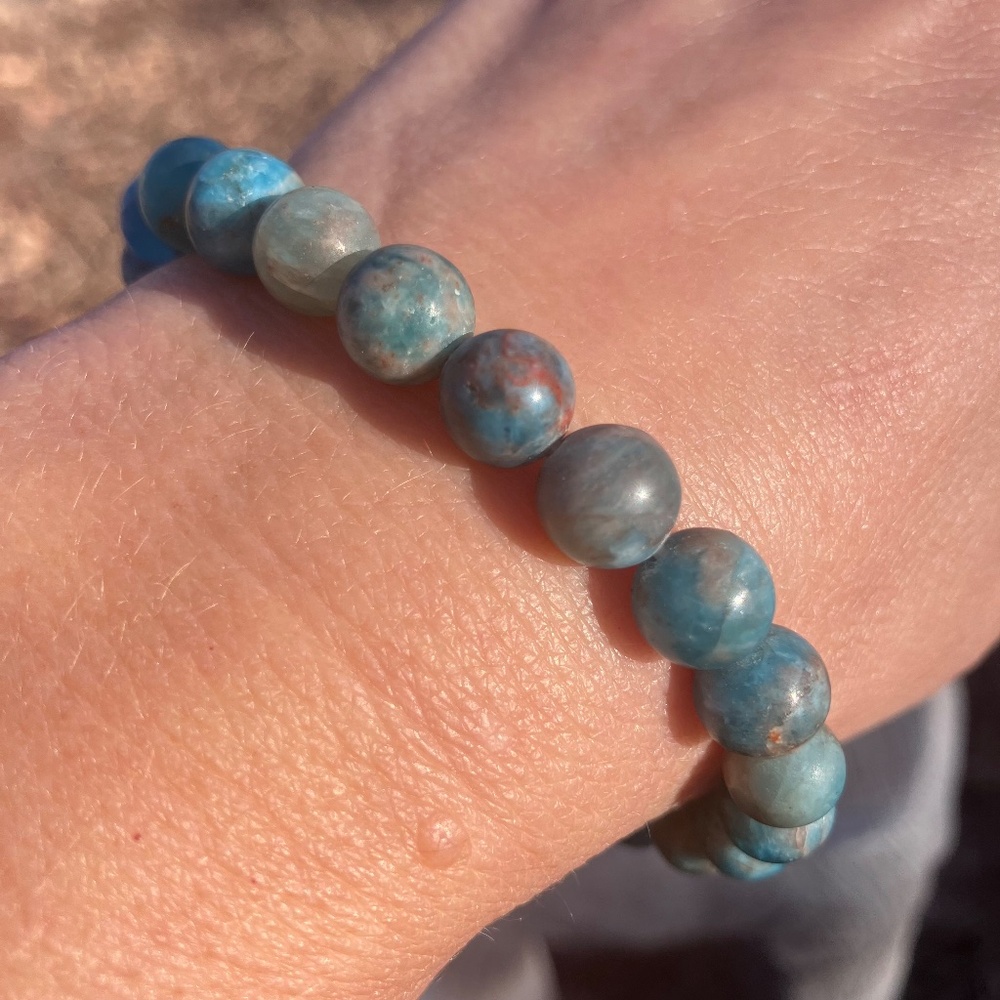 NWOT Matte Elastic Blue Apatite Beaded Bracelet